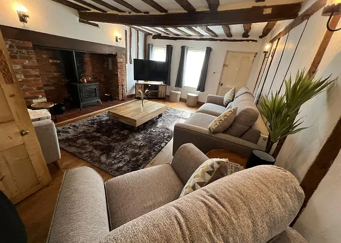 4 Bedroom Townhouse On One Of The Oldest Streets