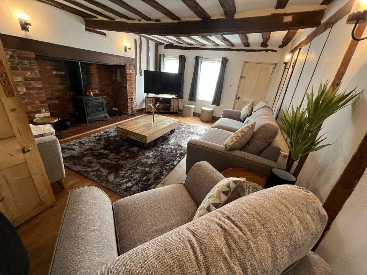 4 Bedroom Townhouse On One Of The Oldest Streets Holiday home *