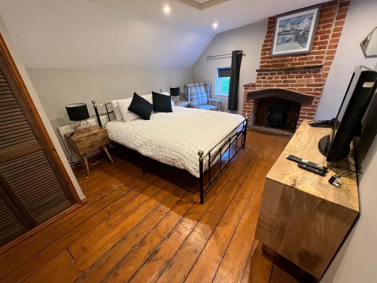 4 Bedroom Townhouse On One Of The Oldest Streets