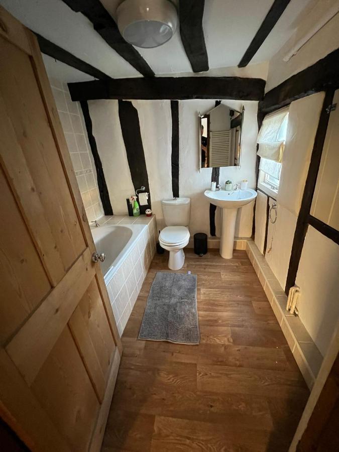 4 Bedroom Townhouse On One Of The Oldest Streets Holiday home *
